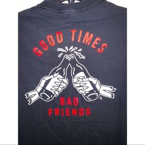 Excellent shape tee lurking glass size medium